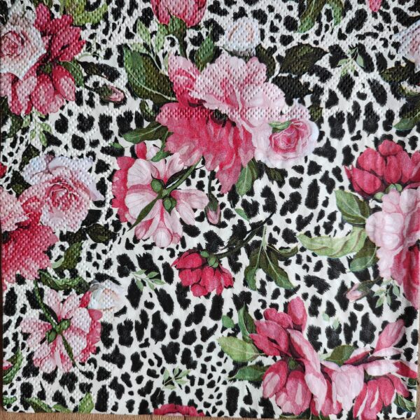 LEOPARDO Y FLORES